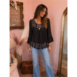 Knox Rose Boho Chic Black Embroidered Peasant Blouse